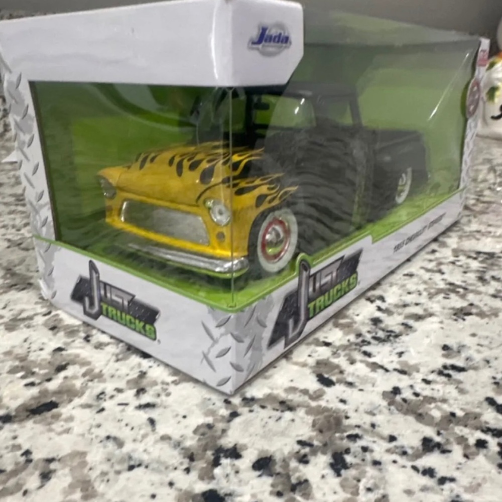 Jada 1:24 Just Trucks 1955 Chevy Stepside Pick Up Truck Black with yellow flames